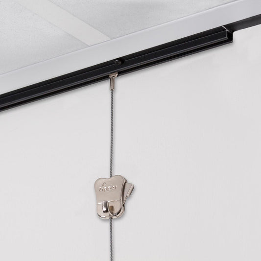 STAS u-rail zwart 100 cm, ideaal voor het ophangen van kunst aan het plafond.