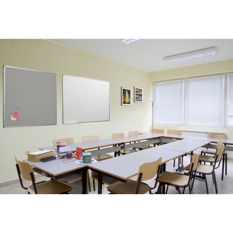 STAS whiteboard 90x120, inclusief afleggoot van 30 cm voor gemakkelijke opslag van benodigdheden.