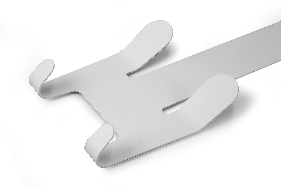STAS tunica is een flexibele design kapstok die eenvoudig aan STAS rails kan worden opgehangen.