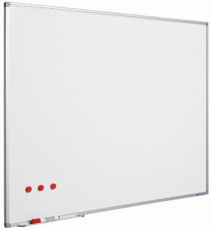 STAS whiteboard 90x120 is nat-tekenbaar, magneethoudend en ideaal voor intensief gebruik.
