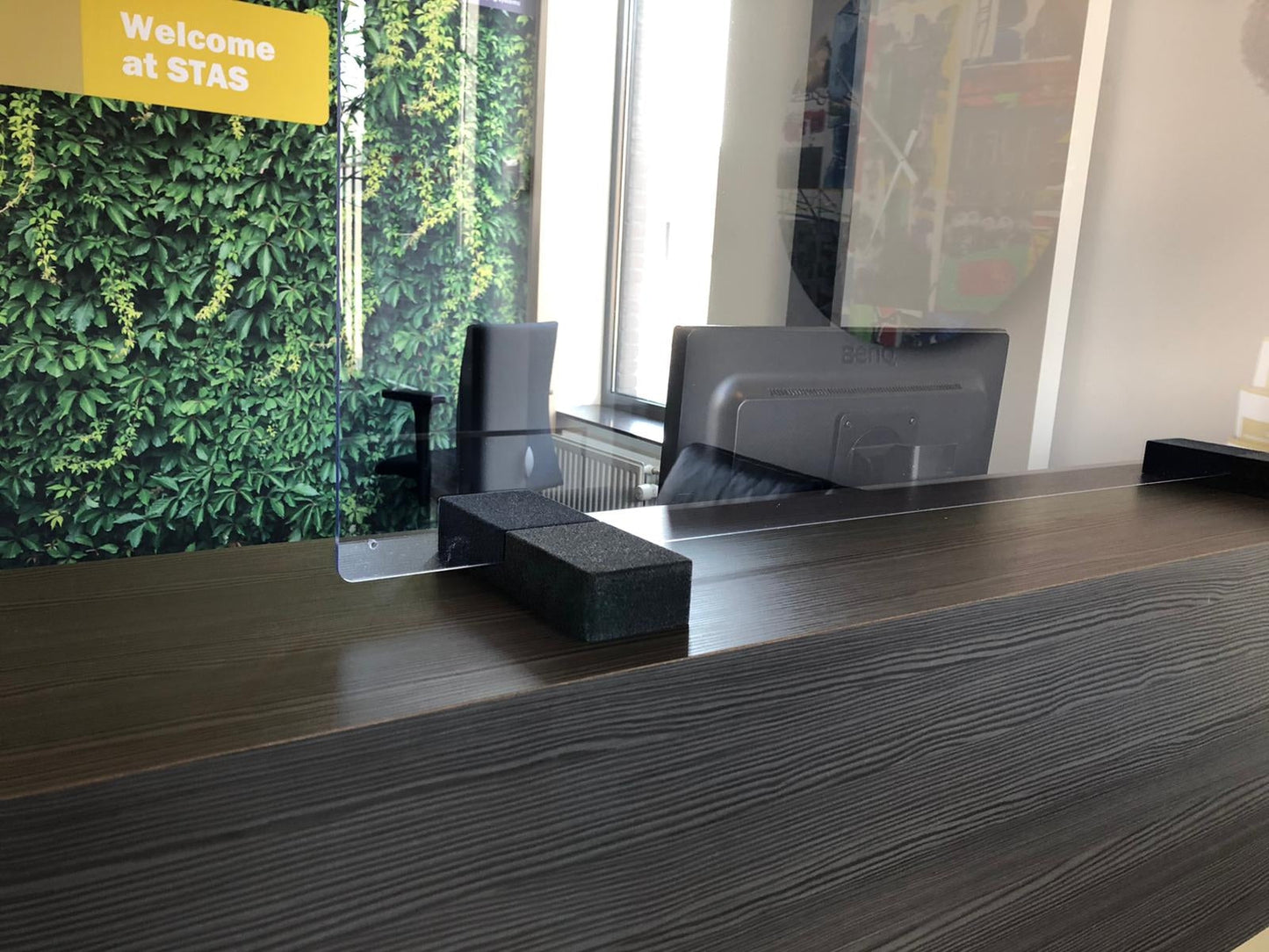 STAS houten voetjes voor plexiglas scherm (set van 2 stuks) ideaal voor bevestiging van plexiglas schermen.